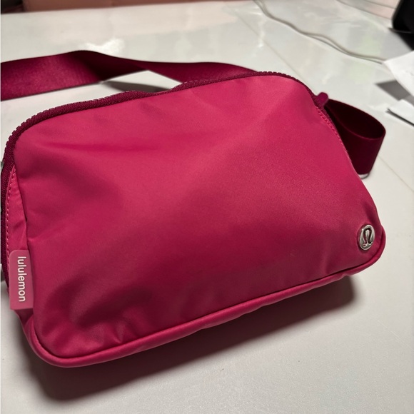 Lululemon Athletica Fuchsia Crossbody Bag - Picture 2 of 8